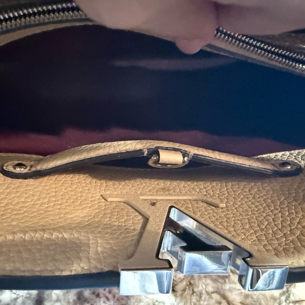 Louis Vuitton Capucines MM in Beige - Picture 11 of 15